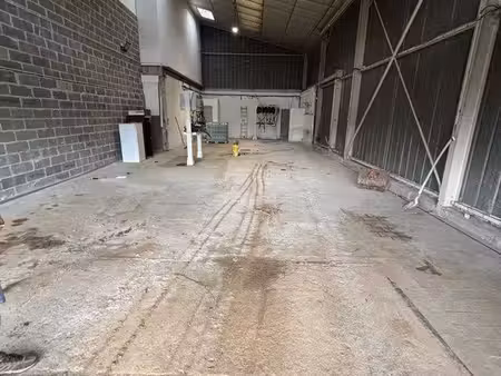 entrepôt 130 m2