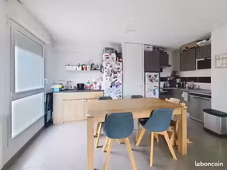 rambouillet bel appartement t3 de 66 m2 avec balcon et parking