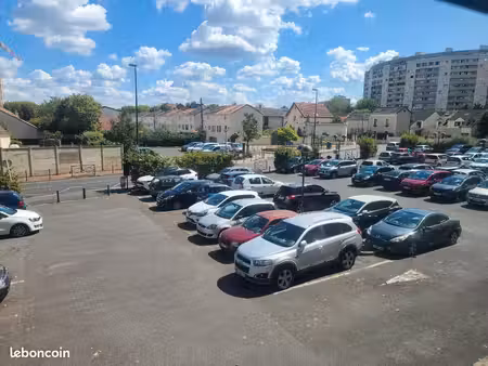place parking villneuve la garenne pour courte ou longue durée