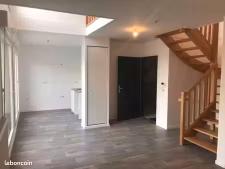 appartement duplex t3 59m² + terrasse 14m² – 2min rer d – parking – évry le bras de fer