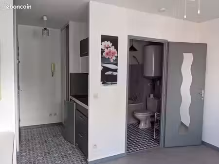 studio 1 pièce - 20 m²