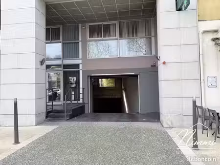 parking/box 14 m² nîmes