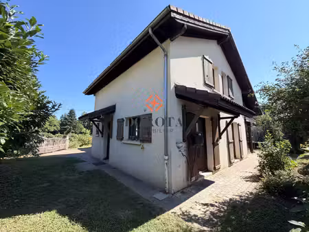 maison familiale avec jardin et garage