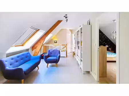 maison d'architecte dans un écrin de verdure.