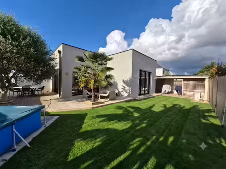 superbe maison de plain pied / 5 pièces 137 m2 sur terrain de 505 m² clos