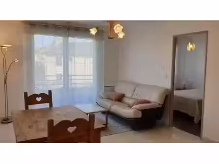 location meublée appartement 2 pièces 41 m² à chelles (77500)  950 €