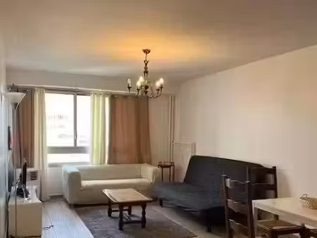location meublée appartement 2 pièces 52 m² à courbevoie (92400)  1 650 €