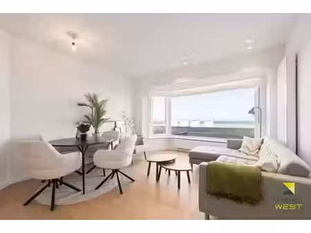 appartement luxueusement rénové avec 2 chambres et 2 sall...