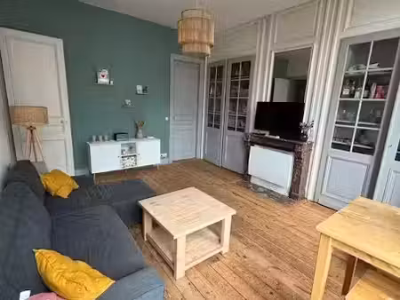 location meublée appartement 3 pièces 57 m² à lille (59000)  1 200 €