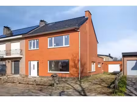 grotendeels gerenoveerde woning in doodlopende straat!