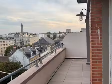 très beau f2 avec terrasse - saint michel