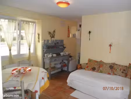 meublé 35 m2  une chambre  un salon cuisine