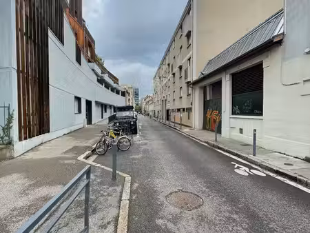 place de stationnement rue condillac