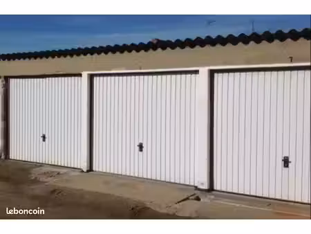 garage / box