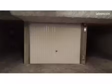garage fermé en sous-sol