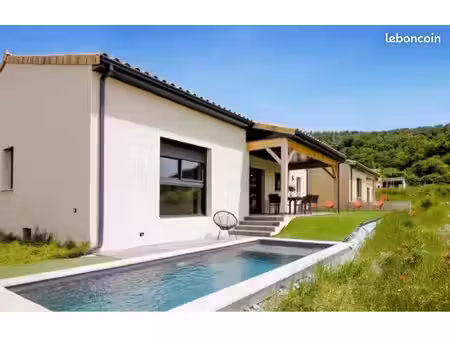 maison meublée récente avec 4 chambres et piscine – puy-saint-martin