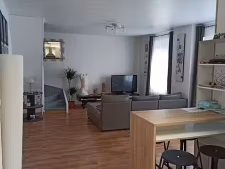 loue maison meublée 3 chambres 85m2 (sans extérieur)