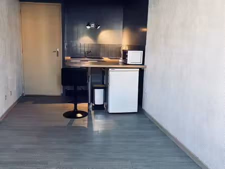 location - studio à neuilly-l’êveque