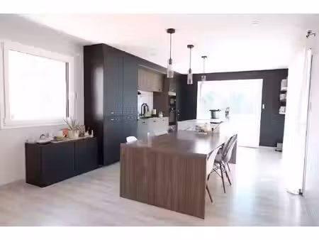 maison contemporaine 7 pièce(s) 180.47 m2 - très lumineuse et fonctionnelle - 4 chambres -