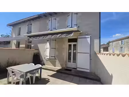 charmante maison de 55 m2 2 chambres cour privative au