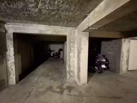 emplacements de stationnement couvert a louer proche palais