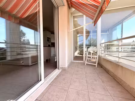 appartement t3 + terrasse + jardin + parking