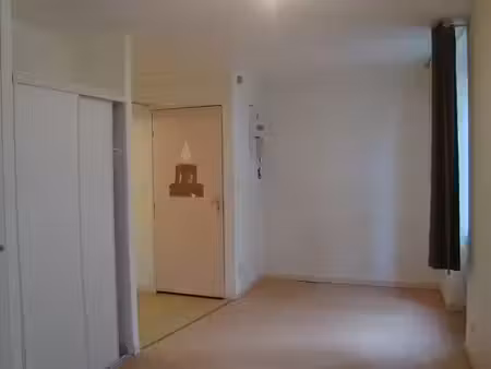 location appartement 1 pièce 26 m² à clermont-ferrand (63000)  495 €