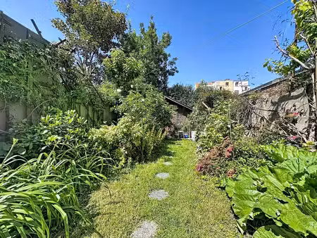belle maison familiale 3 ou 4 chambres avec jardin - peb d+