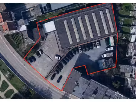 entrepôt + parkings+ parcelle constructible 23 ares à vendre