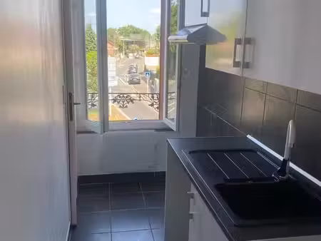 location f2 à villeneuve le roi (94290)