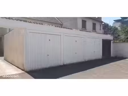 garage box fermé 14m2