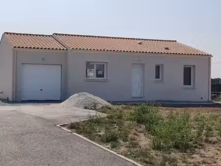 maison individuel de plain-pied t4 de 80 m² avec jardin de 300 m²