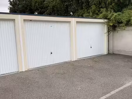 garage dans résidence sécurisée