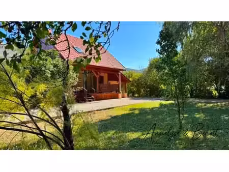 à vendre – rare sur le secteur – chalet à la faurie (05)