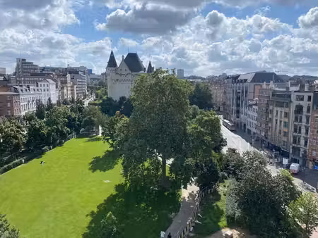 studio meublé avec vue  parvis saint gilles