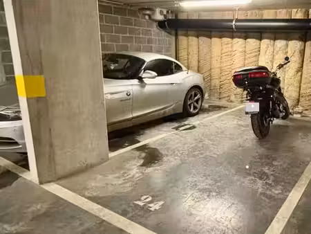 place de parking intérieure à etterbeek