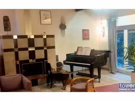 propriete  10 pièce(s)  7 chambre(s)  233.11 m²
