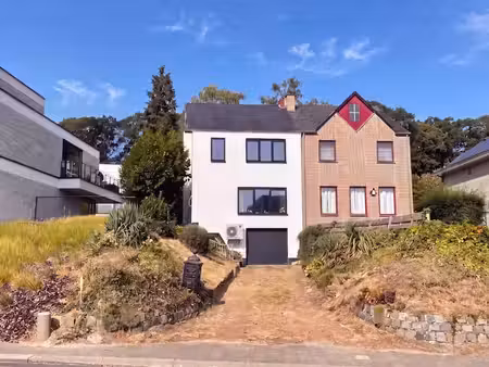 maison rénovée & énergétique (b!) sur un terrain de 9a29ca!