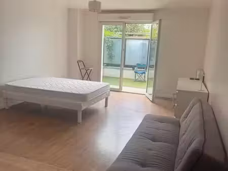 grand studio de 36 m2 avec terrasse