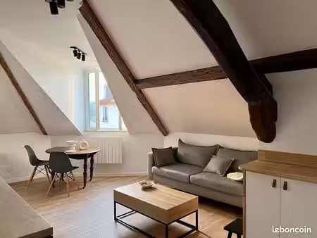 a louer charmant 2 pièces meublé lumineux au 5ème étage