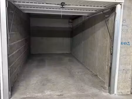box garage à louer quartier saint donation / proche saint clément
