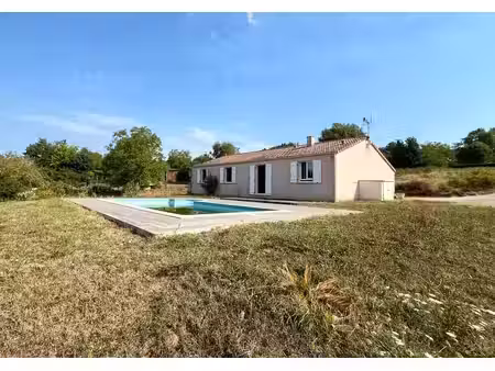 maison de plain-pied avec terrain et piscine -