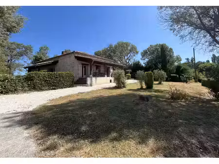 propriété avec dépendances sur près d'un hectare -