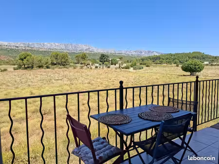 agréable maison de ville avec vue imprenable sur sainte victoire