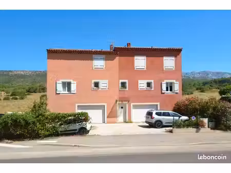 charmante maison de ville avec vue sur la sainte-victoire