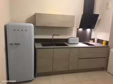 vends studio 30 m2 avec terrasse et garage
