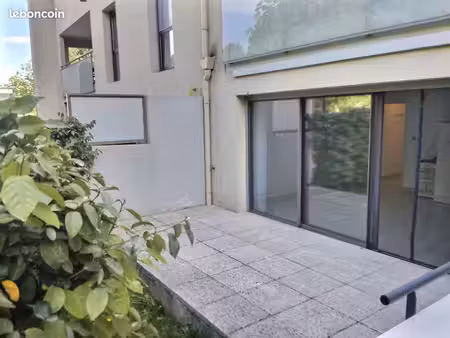 appartement studio 32m2 avec terrasse et jardin et parking en option