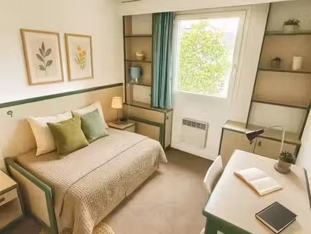 chambre 1 pièce 12 m²
