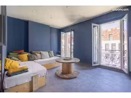 marseille joliette – vue place de la joliette – t3 53 m² – 2 chambres – meublé – fort pote