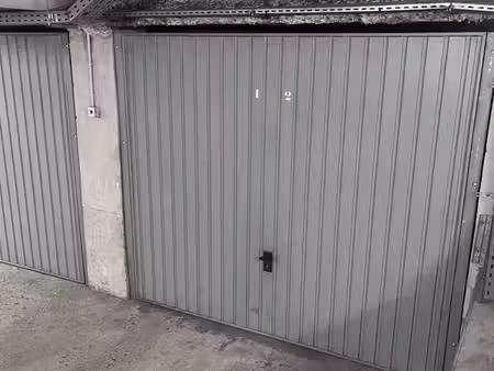 rare – grand box double fermé 43 m² – lyon 7e (jean macé)